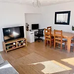 Beachfront Apartment In Portsmouth